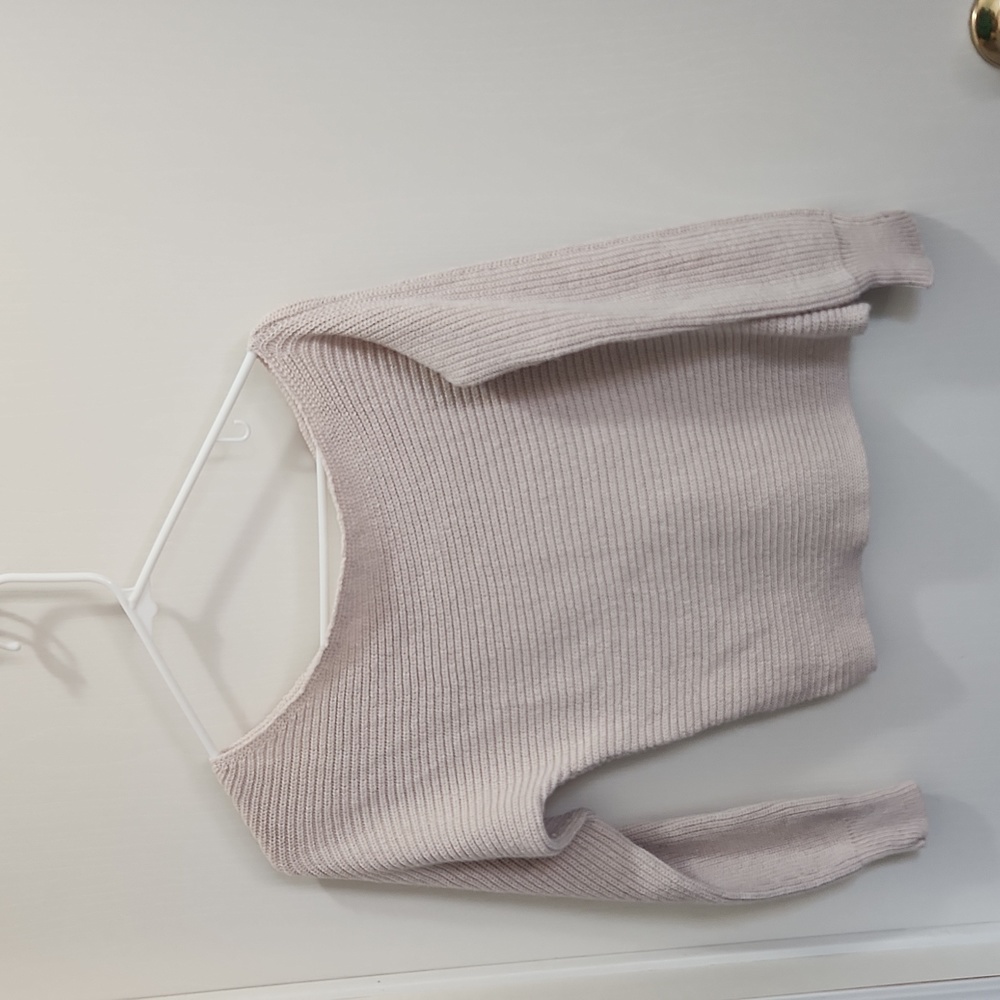 American Eagle Outfitters.  US Size XS. Off-shoulder on left side. 55% Cotton, 2